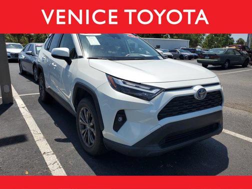 2022 Toyota RAV4 Hybrid XLE Premium