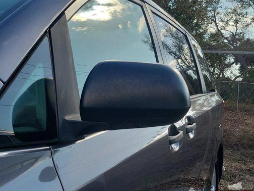 2020 Toyota Sienna SE