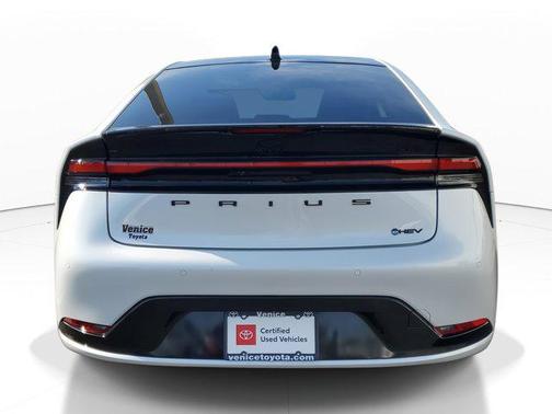 2025 Toyota Prius L