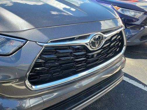 2024 Toyota Highlander Platinum