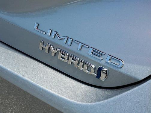 2022 Toyota Avalon Hybrid Limited