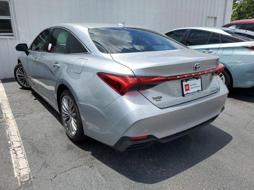 2022 Toyota Avalon Hybrid Limited