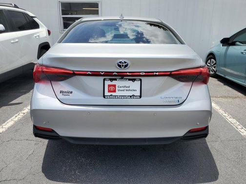 2022 Toyota Avalon Hybrid Limited