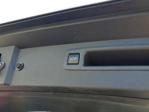 2023 Toyota Highlander Hybrid LE