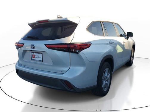 2023 Toyota Highlander Hybrid LE