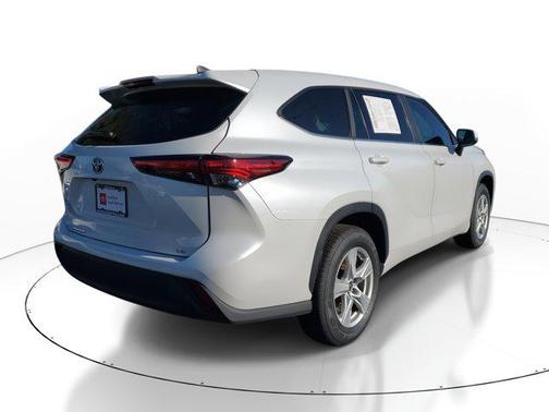 2023 Toyota Highlander Hybrid LE