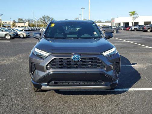 2023 Toyota RAV4 Hybrid SE