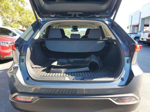 2024 Toyota Venza LE