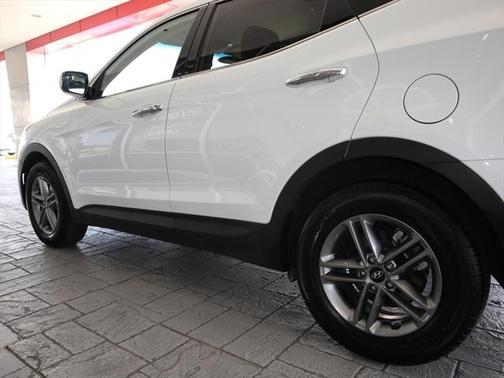 Pearl White 2018 Hyundai Santa Fe Sport 2.4L