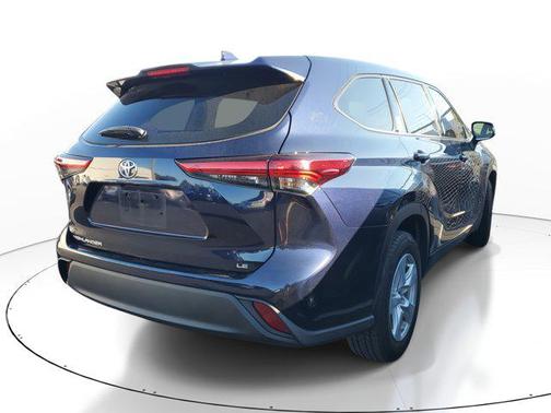 2020 Toyota Highlander LE