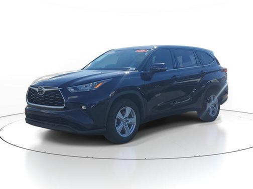 2020 Toyota Highlander LE