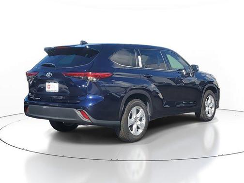 2020 Toyota Highlander LE