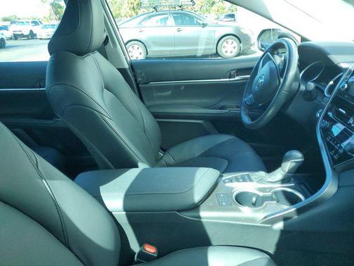 2024 Toyota Camry Hybrid XLE