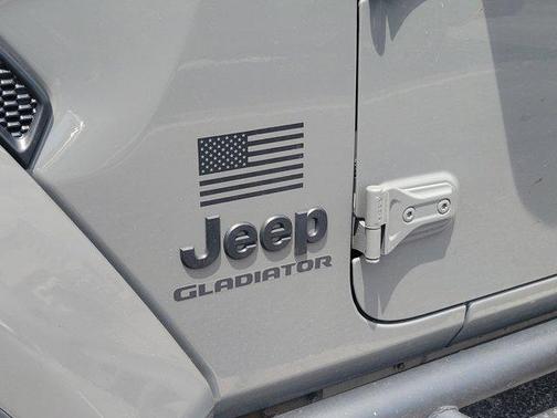 Sting-Gray Clearcoat 2020 Jeep Gladiator Sport S