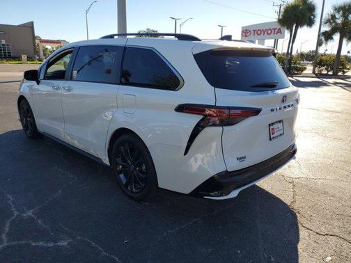 2023 Toyota Sienna XSE 7 Passenger