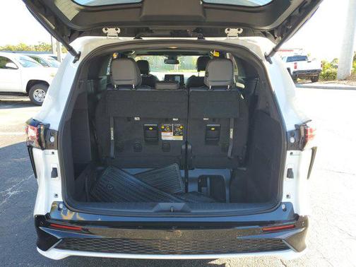 2023 Toyota Sienna XSE 7 Passenger