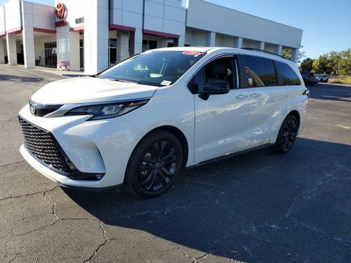2023 Toyota Sienna XSE 7 Passenger