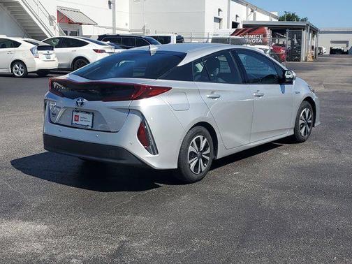 Classic Silver Metallic 2017 Toyota Prius Prime Plus