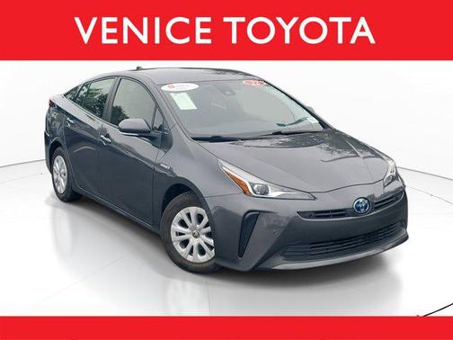 2022 Toyota Prius LE