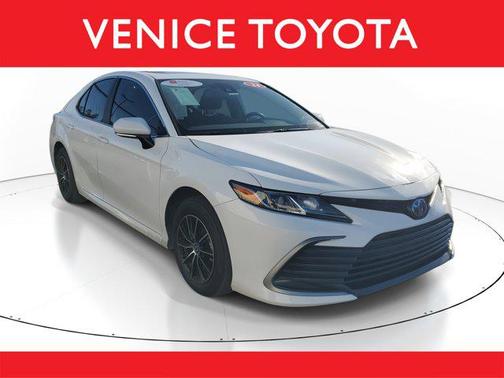 2024 Toyota Camry Hybrid LE