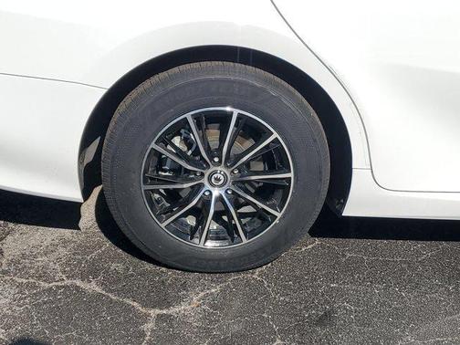 2024 Toyota Camry Hybrid LE