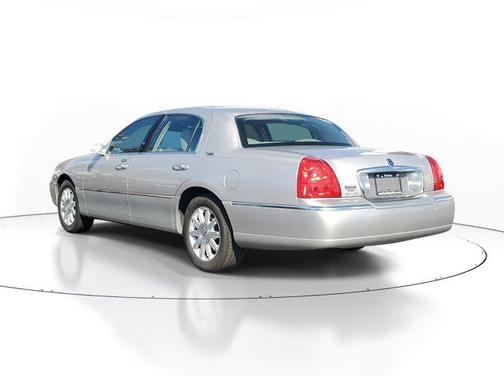 2011 Lincoln Town Car Signature