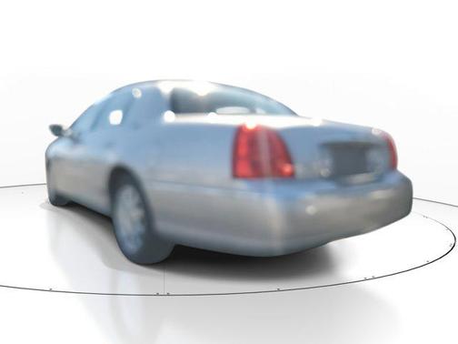 2011 Lincoln Town Car Signature