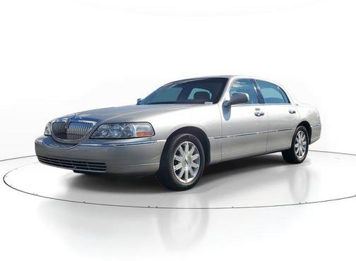 2011 Lincoln Town Car Signature
