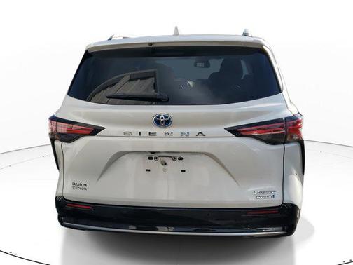 2021 Toyota Sienna Limited 7-Passenger