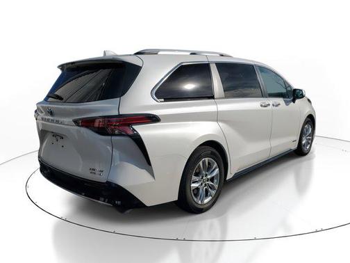 2021 Toyota Sienna Limited 7-Passenger