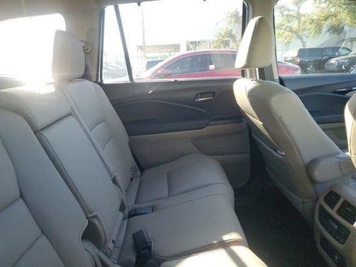 2021 Honda Pilot Touring 8-Passenger