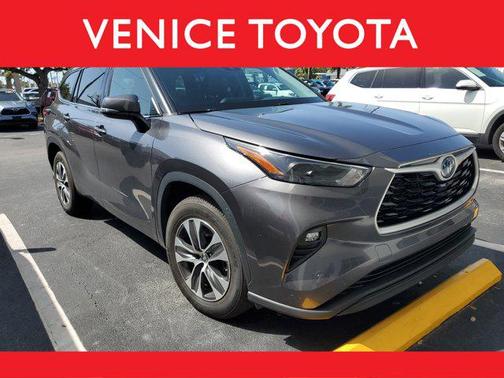 2022 Toyota Highlander Hybrid XLE