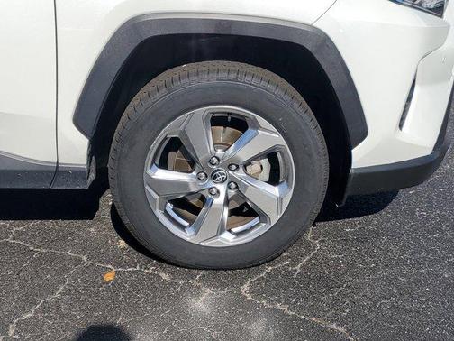 2020 Toyota RAV4 Hybrid SE