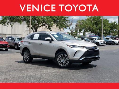 2022 Toyota Venza XLE