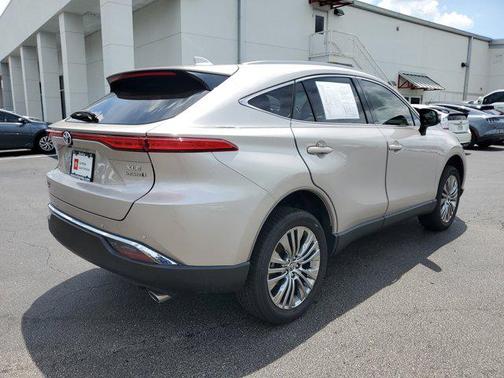 2022 Toyota Venza XLE