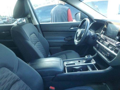 2022 Nissan Pathfinder S 2WD