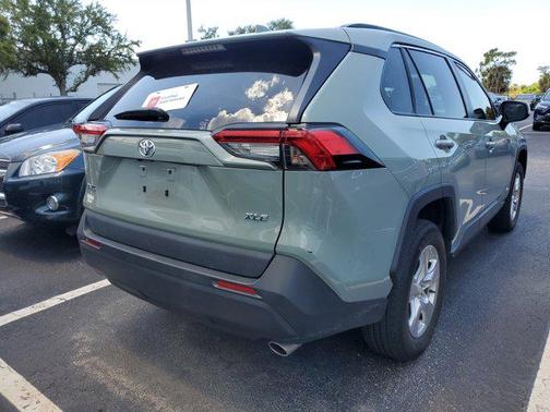 2021 Toyota RAV4 XLE