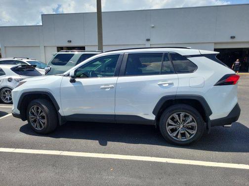2024 Toyota RAV4 Hybrid XLE Premium