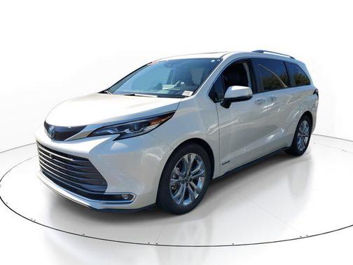 2021 Toyota Sienna Platinum 7 Passenger