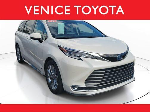 2021 Toyota Sienna Platinum 7 Passenger