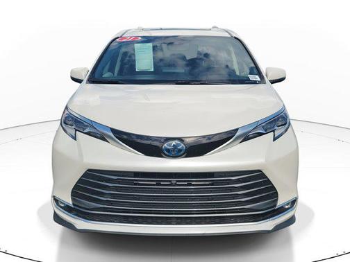 2021 Toyota Sienna Platinum 7 Passenger
