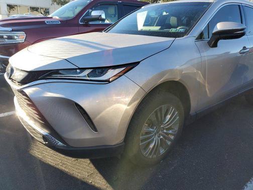 2023 Toyota Venza LE