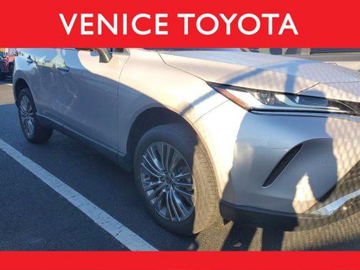 2023 Toyota Venza LE