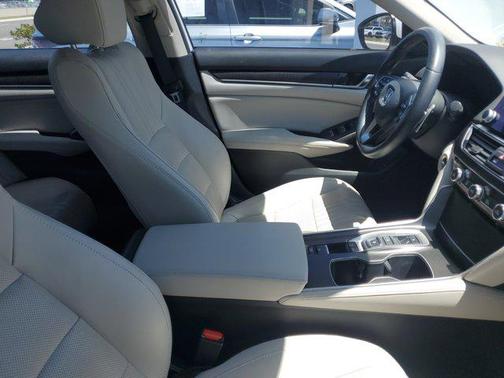2020 Honda Accord Touring 2.0T