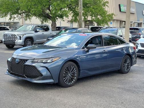 Harbor Gray Metallic 2019 Toyota Avalon Hybrid XSE