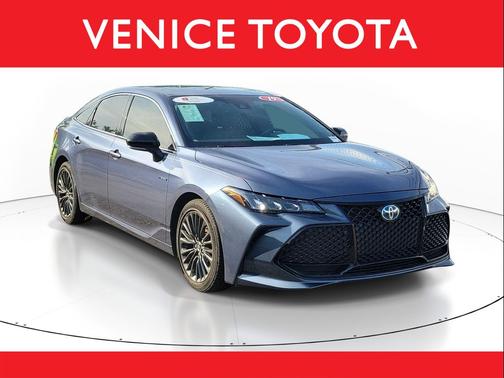Harbor Gray Metallic 2019 Toyota Avalon Hybrid XSE