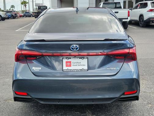 Harbor Gray Metallic 2019 Toyota Avalon Hybrid XSE