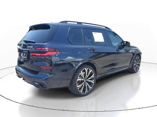 2024 BMW X7 M60i