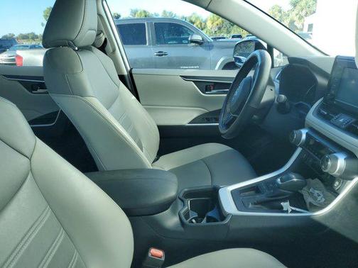 2020 Toyota RAV4 XLE Premium