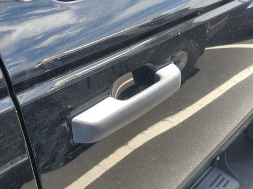 Shadow Black 2022 Ford Bronco Base